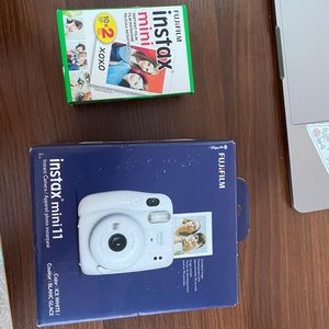 Fujifilm instax mini 11 Polaroid camera